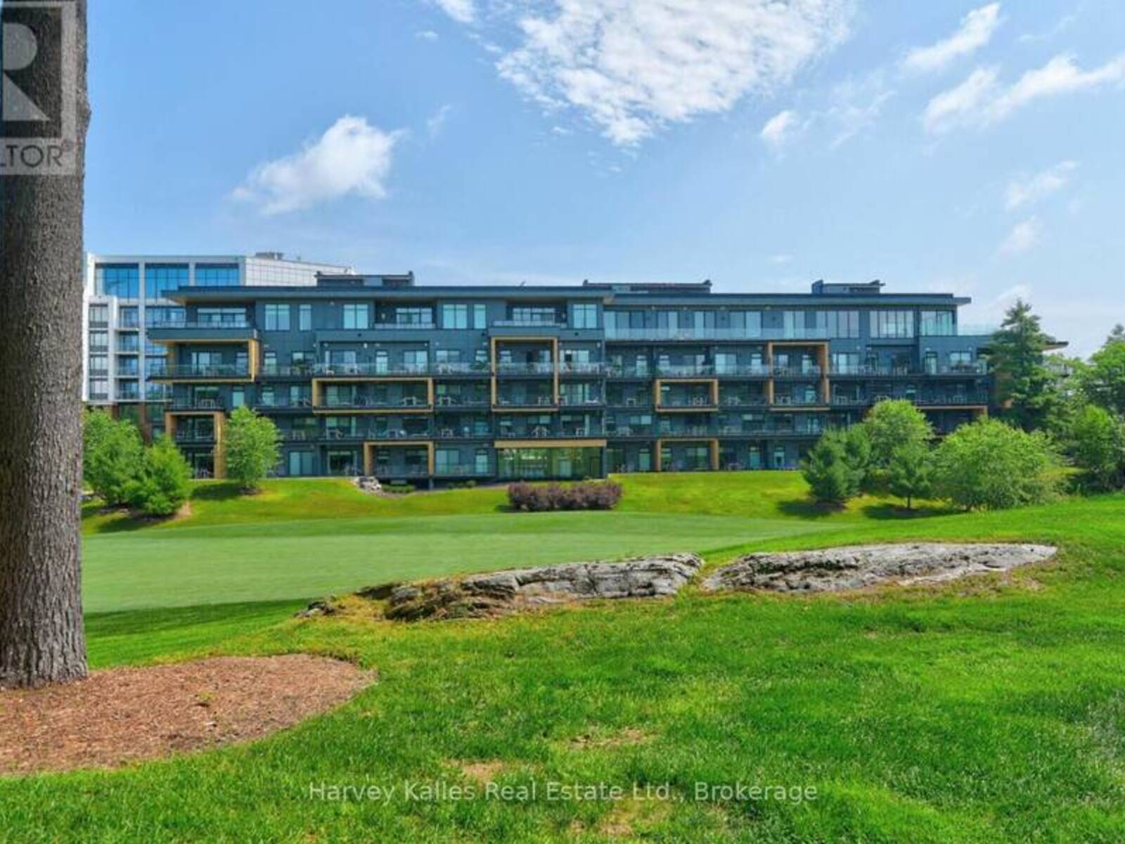 401 - 120 CARRICK TRAIL, Gravenhurst, Ontario P1P 0B6