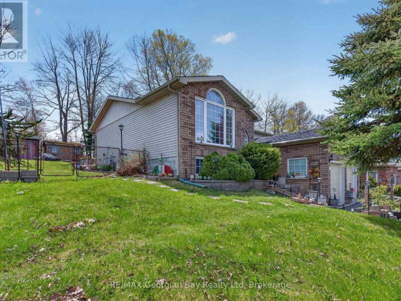 33 ANDERSON CRESCENT, Tay, Ontario L0K 2A0