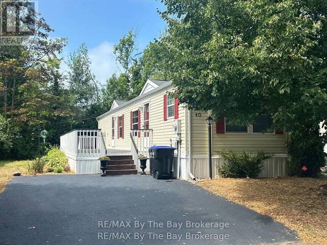40 GEORGIAN GLEN DRIVE Wasaga Beach Ontario, L9Z 1K7 - 2 Bedrooms Home For Sale