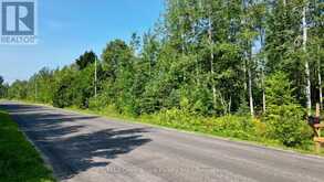 127 MAPLE DRIVE | Miller Lake Ontario | Slide Image Three