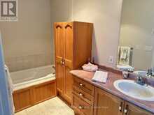 45 PINE RIDGE GATE E | Gravenhurst Ontario | Slide Image Ten