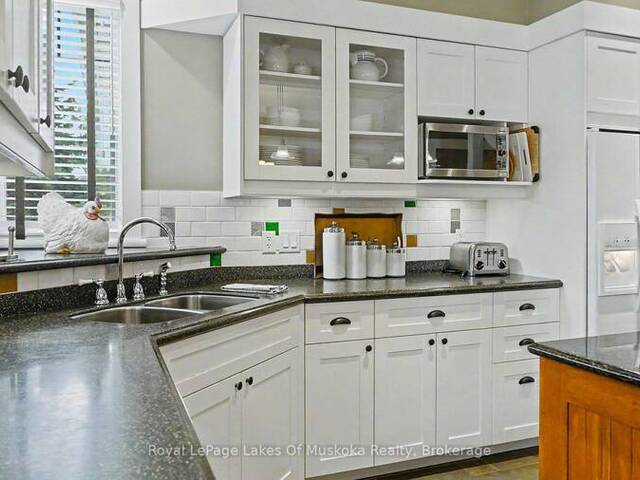 VILLA 1 WEEK 9 - 1020 BIRCH GLEN ROAD Baysville Ontario, P0B 1A0 - 2 Bedrooms Waterfront Condo For Sale