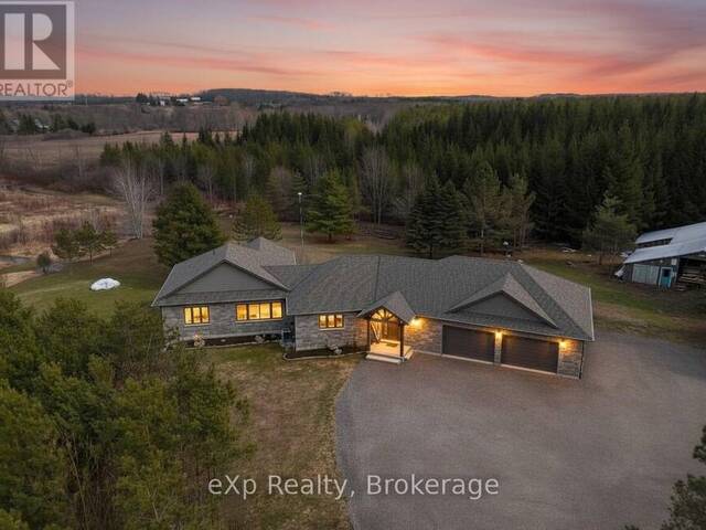 541354 14 CONCESSION Chesley Ontario, N0G 1L0 - 3 Bedrooms Home For Sale