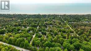 425 DUFFERIN AVENUE | Sauble Beach Ontario | Slide Image Nine