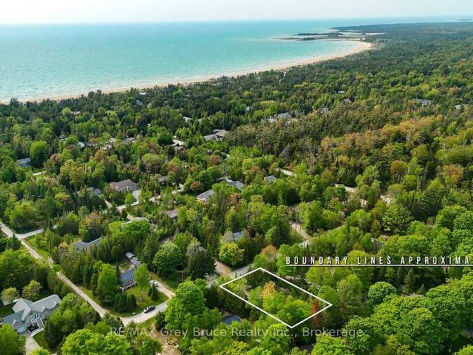 425 DUFFERIN AVENUE, Sauble Beach, Ontario N0H 2G0