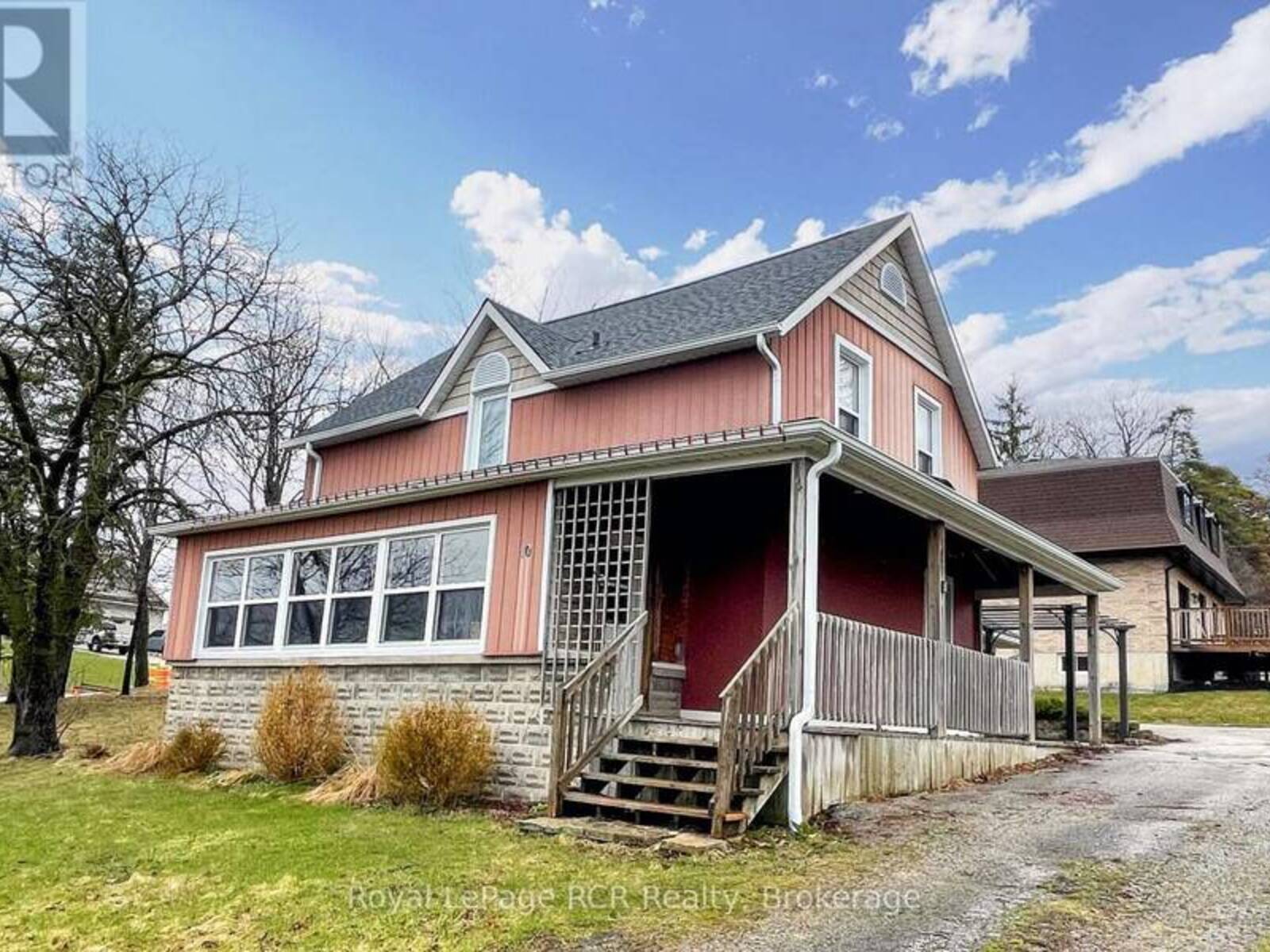 10 WALKER STREET, Walkerton, Ontario N0G 2V0