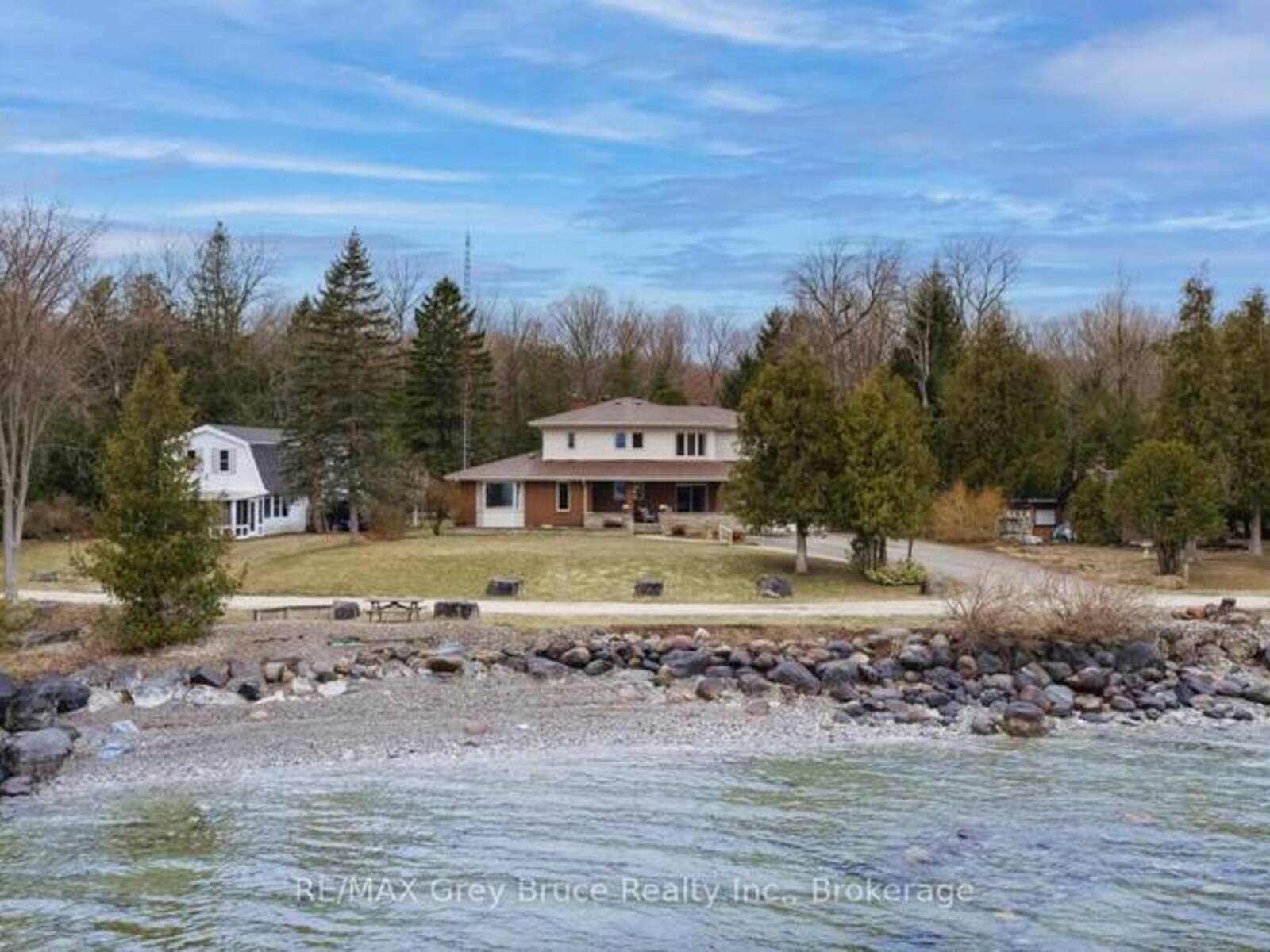 122 COTTAGE LANE, Owen Sound, Ontario N4K 5N4