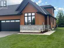 1 BOYNTON COURT | Thornbury Ontario | Slide Image Three