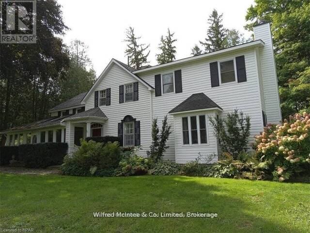 83 DUNCAN STREET S Huron East Ontario, N0G 1G0 - 5 Bedrooms Waterfront Home For sale