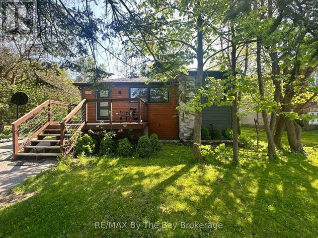 15 61ST STREET S Wasaga Beach Ontario, L9Z 1W1 - 3 Bedrooms Home For Sale