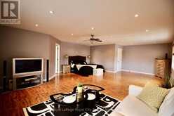 13 ELGIN STREET | Tobermory Ontario | Slide Image Thirty