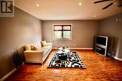 13 ELGIN STREET | Tobermory Ontario | Slide Image Thirty-one
