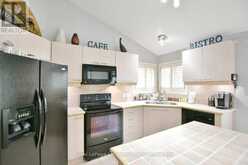 61 BARKER BOULEVARD | Collingwood Ontario | Slide Image Sixteen
