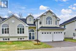 61 BARKER BOULEVARD | Collingwood Ontario | Slide Image One