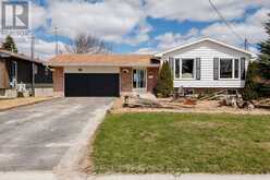 13 CLUGSTON DRIVE | Markdale Ontario | Slide Image One