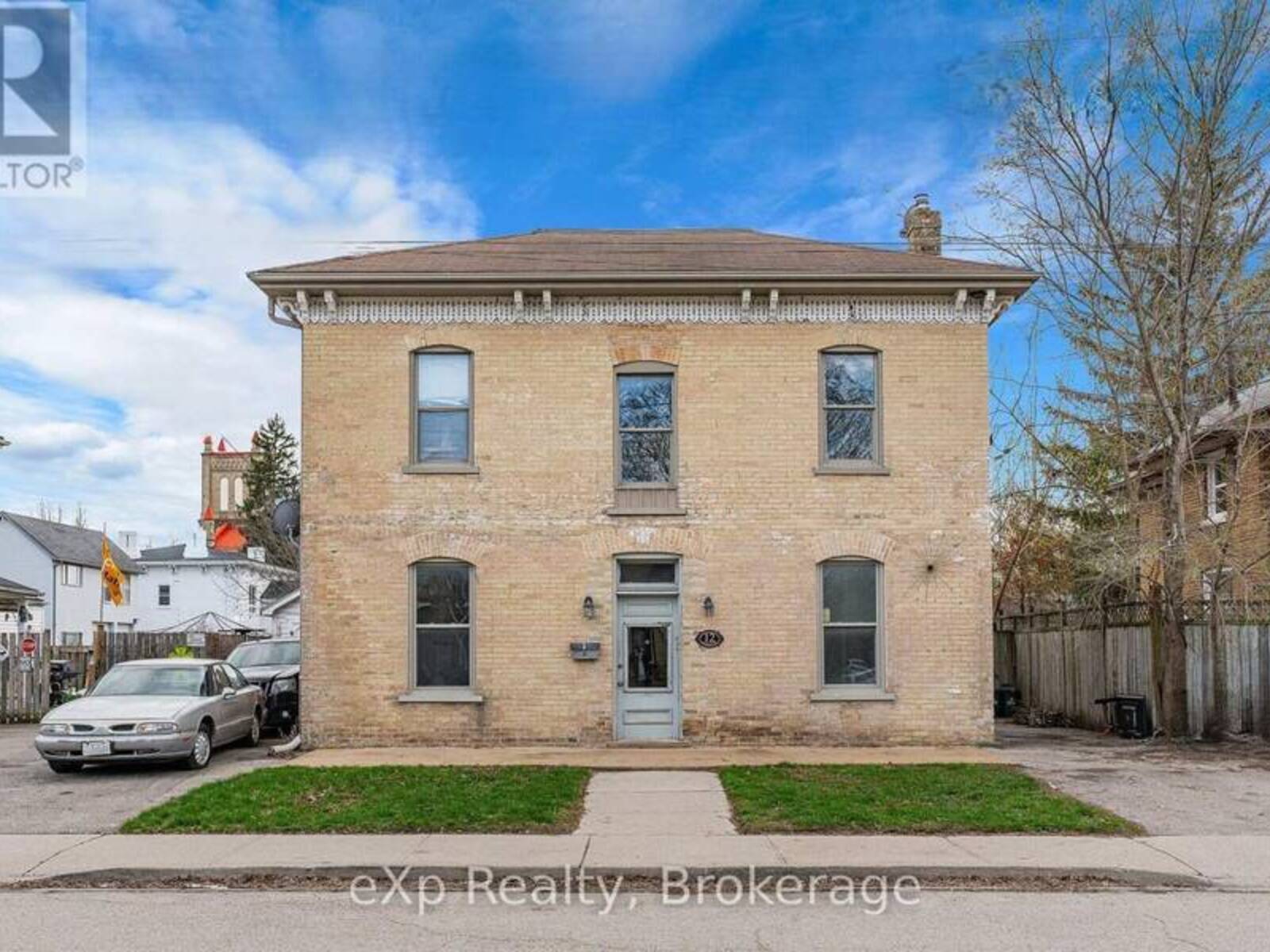 12 FLEET STREET, Brantford, Ontario N3T 3S7