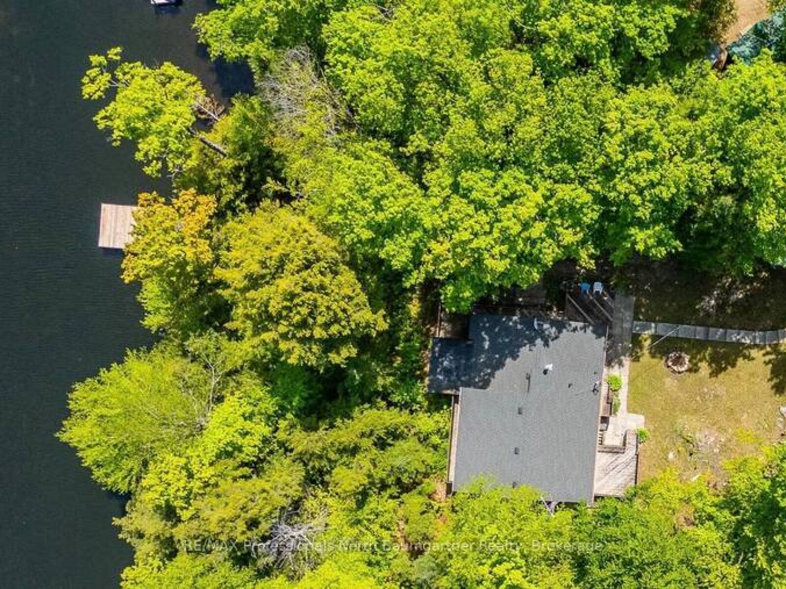 1053 MINK ROAD, Haliburton, Ontario K0M 1S0