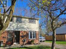 122 KEATS DRIVE | Woodstock Ontario | Slide Image Three