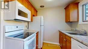 122 KEATS DRIVE | Woodstock Ontario | Slide Image Sixteen