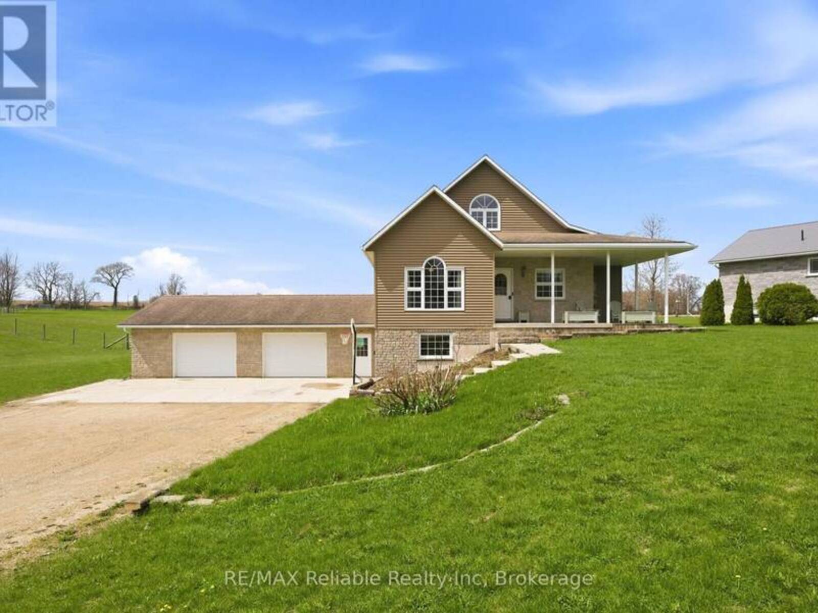 69 QUEEN STREET, Huron East, Ontario N0G 1G0