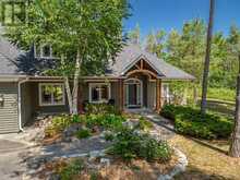 6 ALPINE COURT | Collingwood Ontario | Slide Image Three