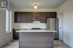 61 ROSANNE CIRCLE | Wasaga Beach Ontario | Slide Image Twelve