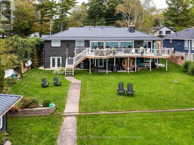 8 TINY BEACHES ROAD S Tiny Ontario, L0L 2J0 - 5 Bedrooms Waterfront Home For sale
