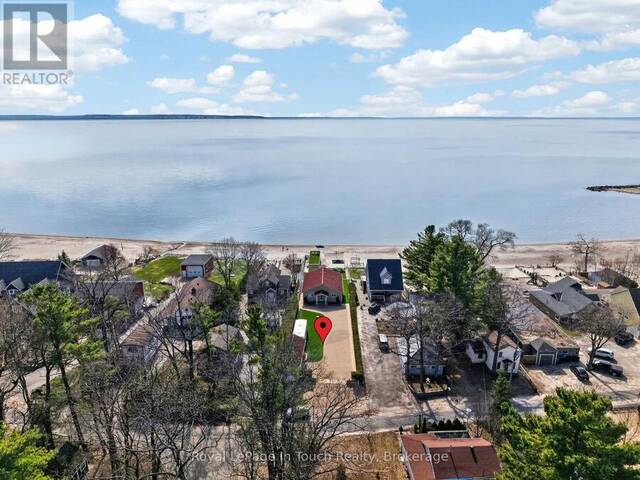 32 TINY BEACHES ROAD S Tiny Ontario, L0L 2J0 - 5 Bedrooms Waterfront Home For sale