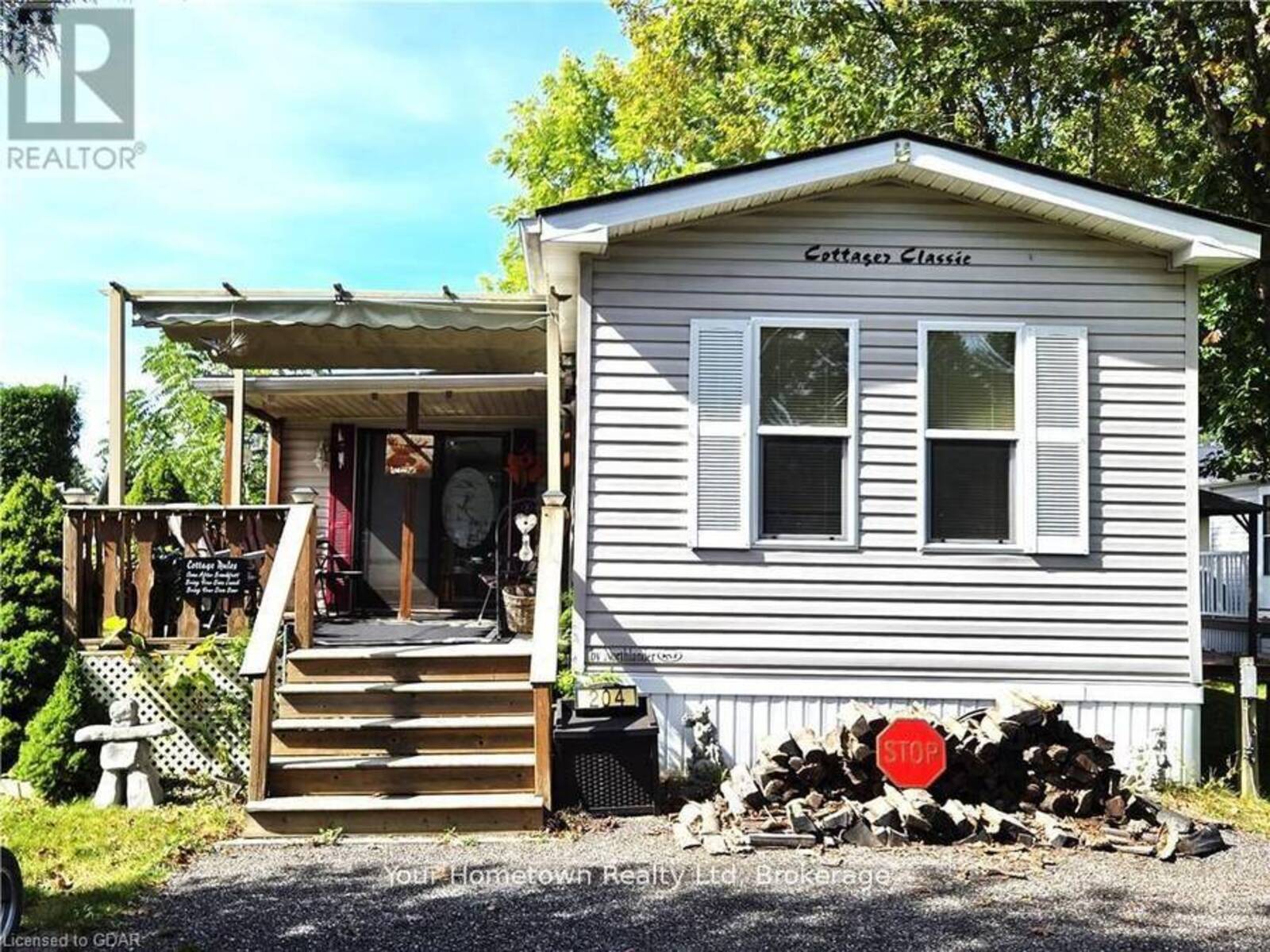 204 BEACH ROAD, Fergus, Ontario N1M 2W5