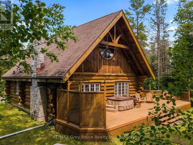 12 SCUGOG LANE Tobermory Ontario, N0H 2R0 - 2 Bedrooms Waterfront Home For sale