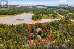 12 SCUGOG LANE | Tobermory Ontario | Slide Image Three