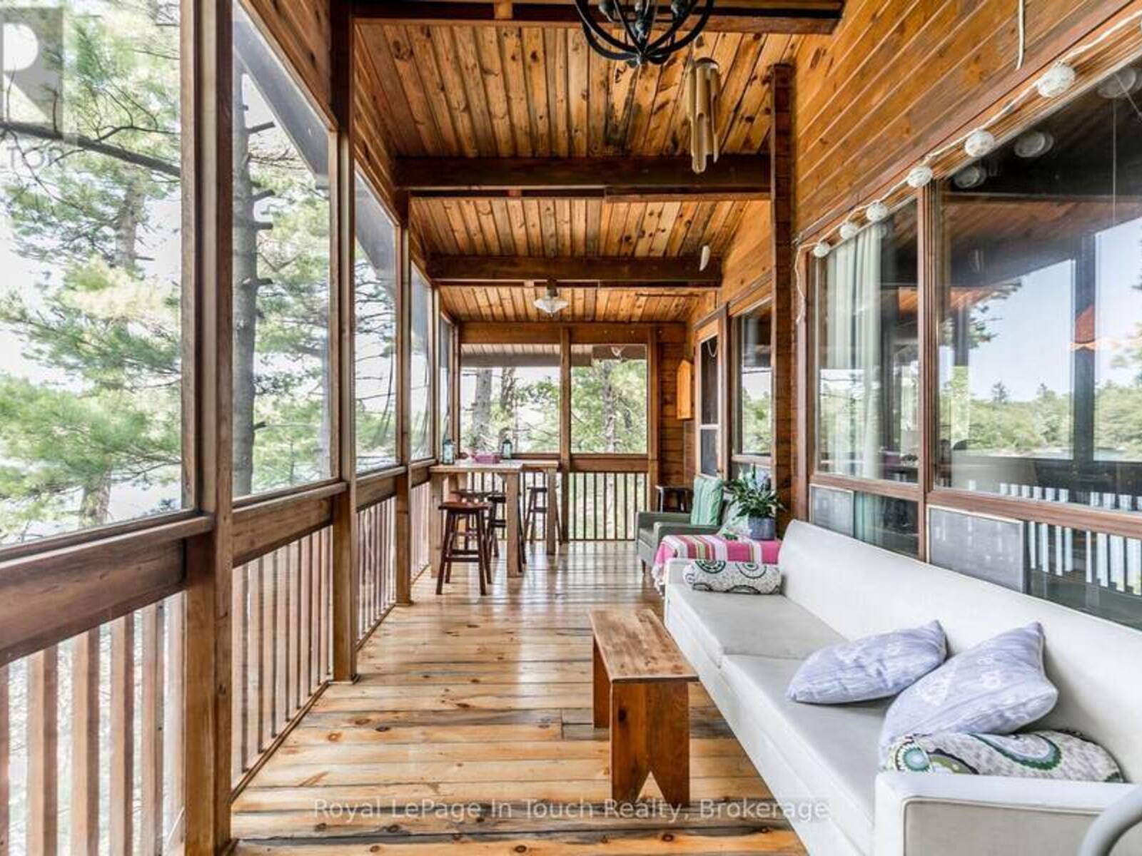 B207-7 WAHSOUNE ISLAND, The Archipelago, Ontario P2A 0B7