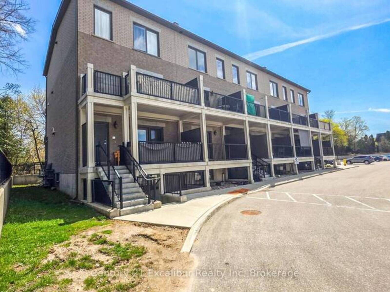 4B - 360 QUEEN STREET E, Fergus, Ontario N1M 1T4