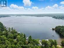 1166 PARKERS POINT ROAD | Gravenhurst Ontario | Slide Image Three