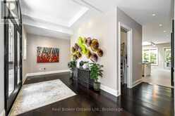 4507 LAKESHORE ROAD | Burlington Ontario | Slide Image Four