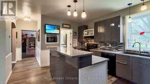485 CHEPSTOW ROAD | Brockton Ontario | Slide Image Nine