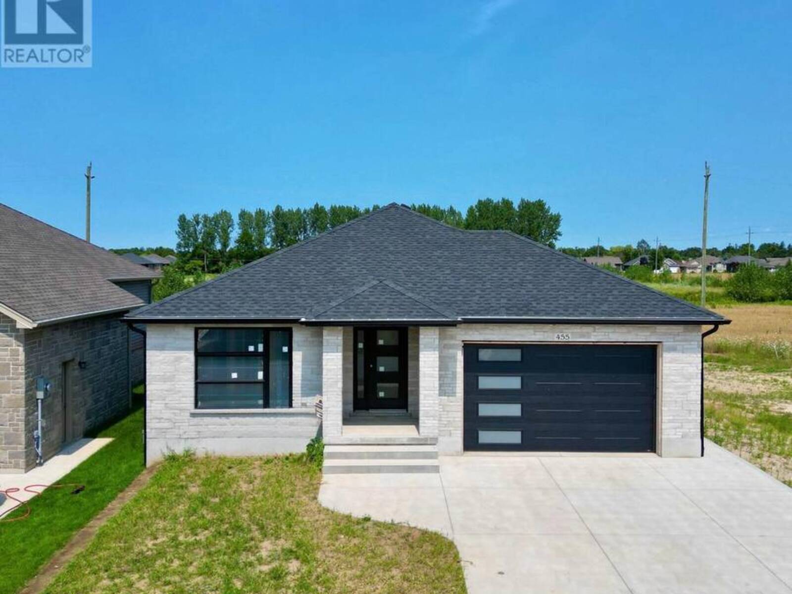 455 BURNSIDE STREET, Port Elgin, Ontario N0H 2C3
