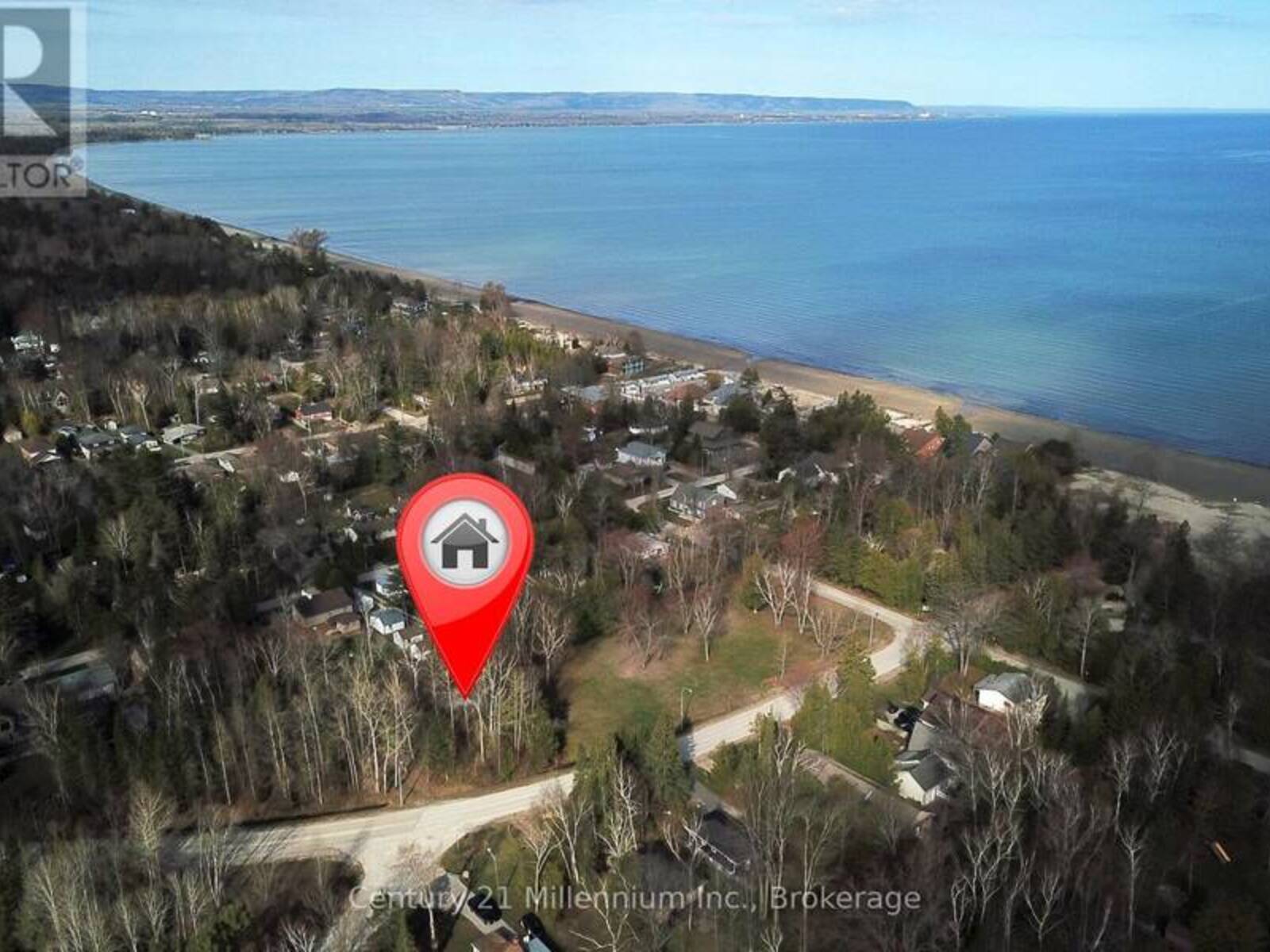 32 SUNNIDALE ROAD N, Wasaga Beach, Ontario L9Z 2B7