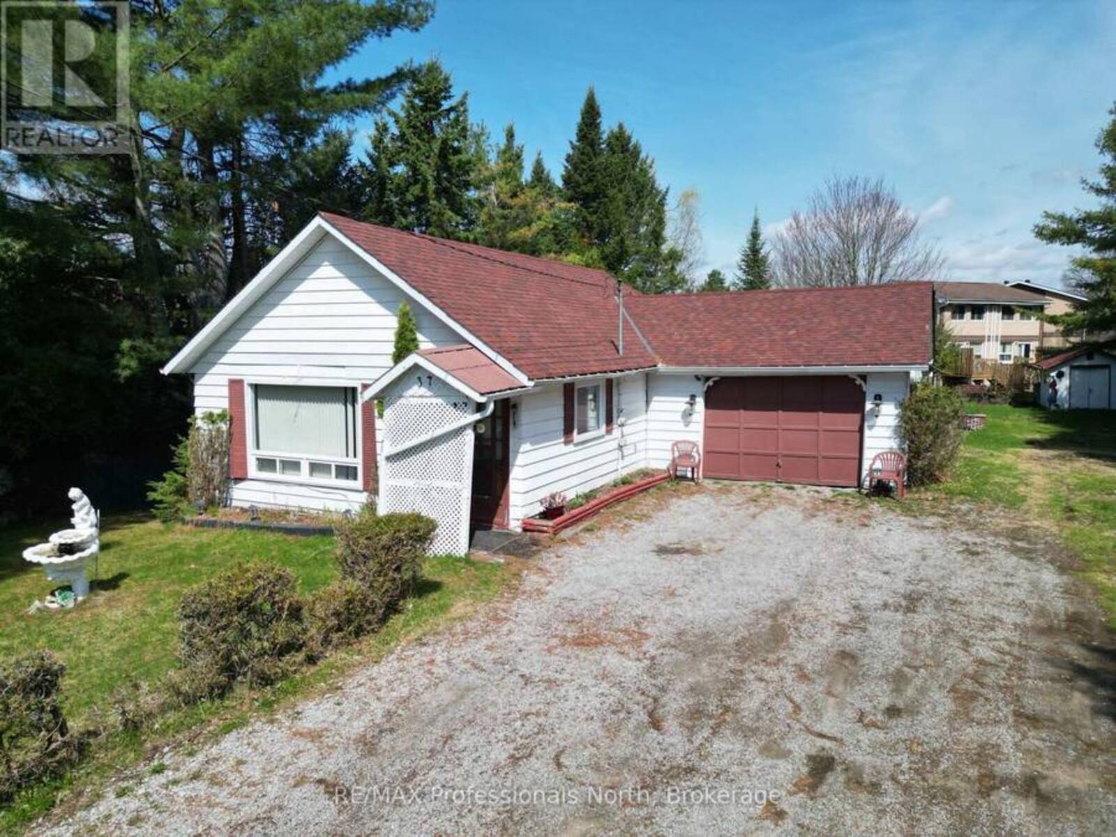 37 PRINCE STREET, Minden Hills, Ontario K0M 2K0