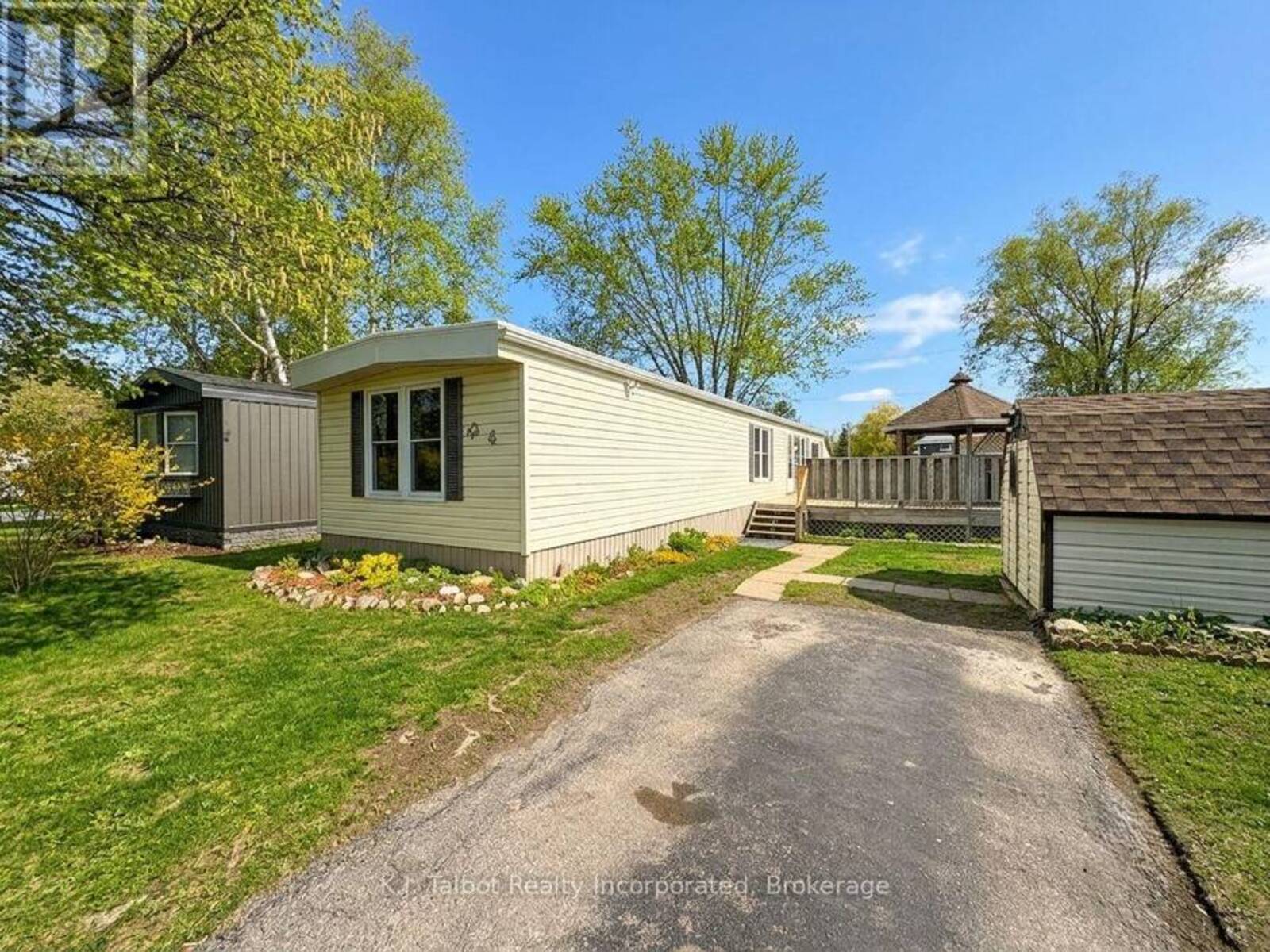 4 POPLAR LANE, Goderich, Ontario N7A 3Y3