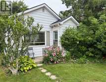 48 BERRY STREET | Meaford Ontario | Slide Image Two