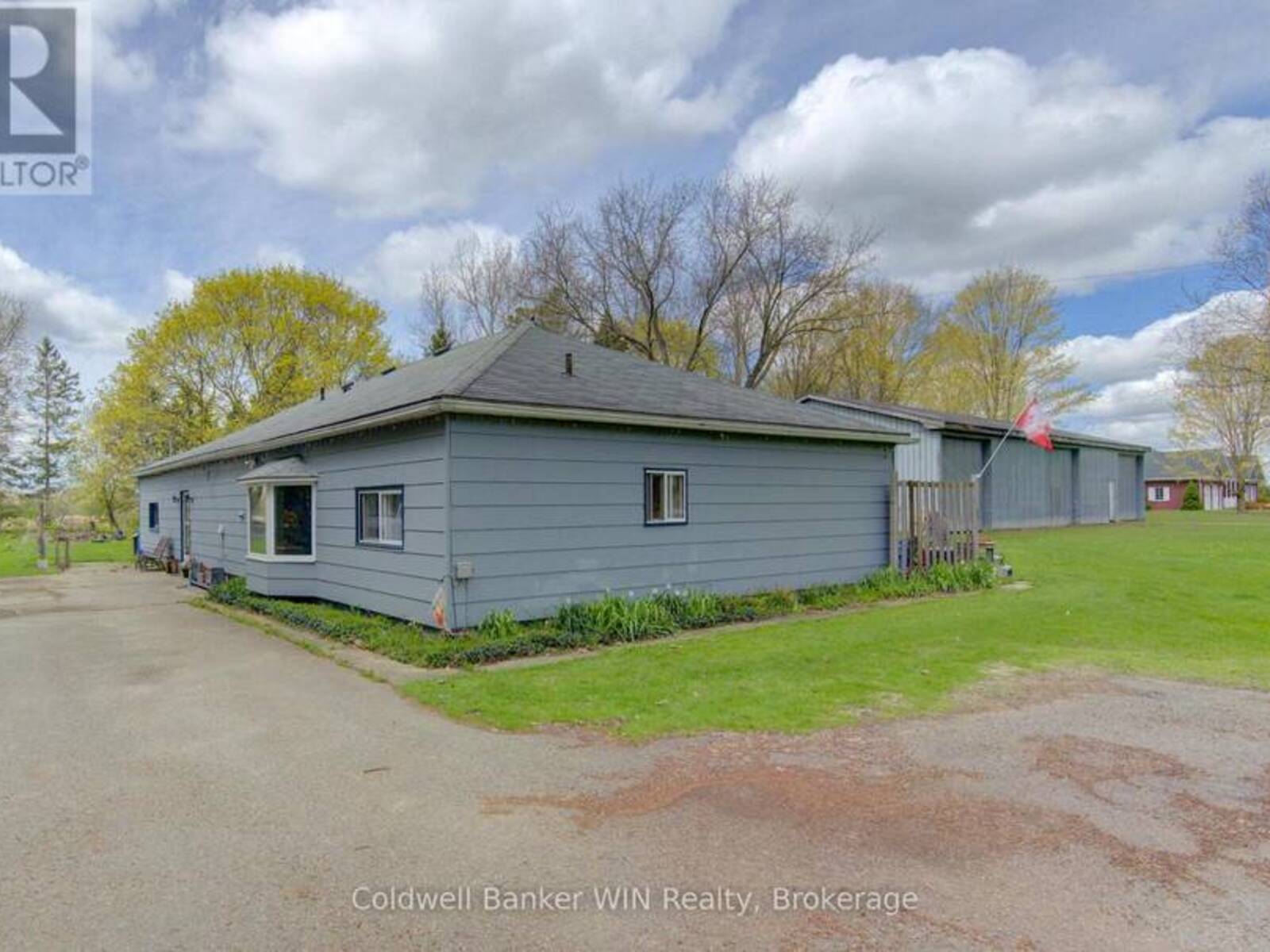 186 MCFARLIN DRIVE, Mount Forest, Ontario N0G 2L0