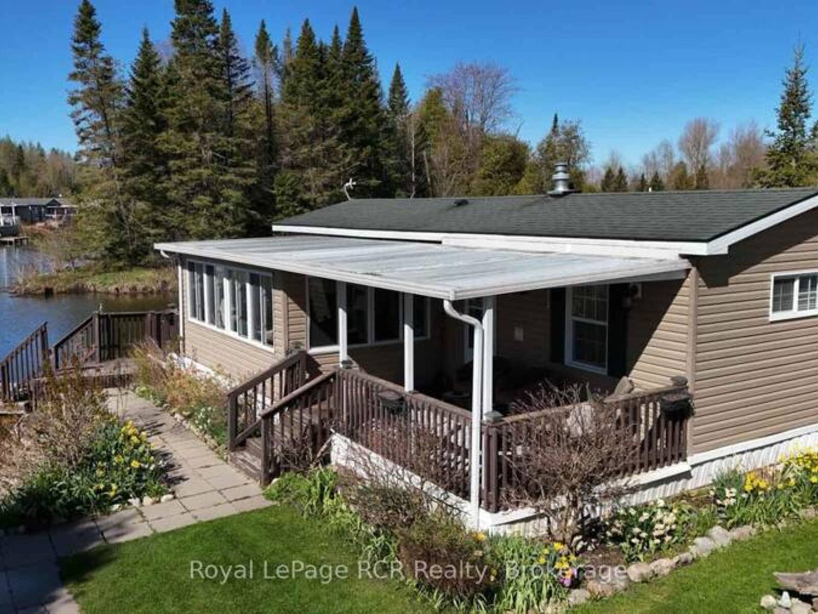 61 LAKESIDE STREET, Mount Forest, Ontario N0G 2L0
