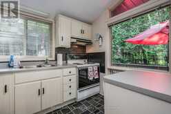66 HARPUR DRIVE | Tobermory Ontario | Slide Image Sixteen