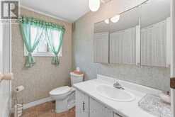 33 FAIRVIEW CRESCENT | Listowel Ontario | Slide Image Eighteen