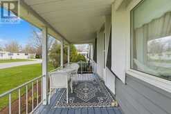 33 FAIRVIEW CRESCENT | Listowel Ontario | Slide Image Four