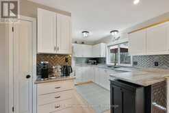 1157 BETWEEN LAKES TRAIL | Minden Hills Ontario | Slide Image Eight