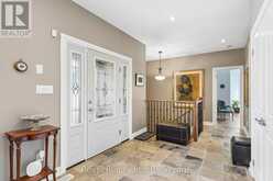 54 VINCENT CIRCLE | Tiny Ontario | Slide Image Eight