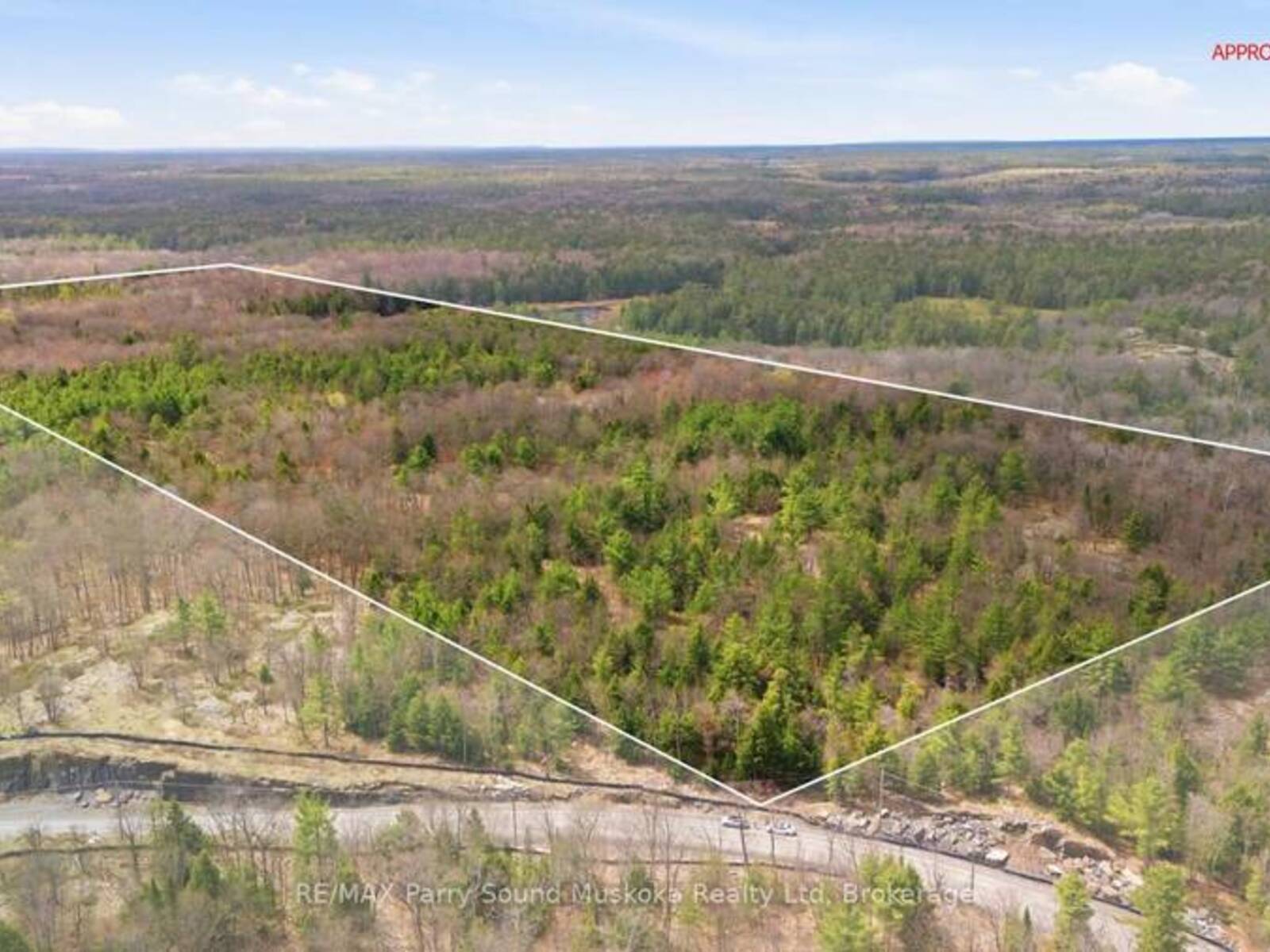 2 ZHAAWASHKWAA MIIKAN ROAD, Seguin, Ontario P2A 2W8