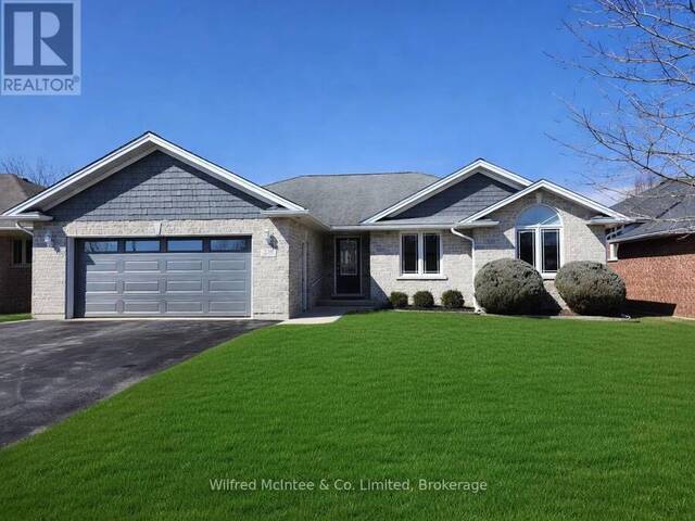 230 4TH STREET CRESCENT Hanover Ontario, N4N 3S2 - 4 Bedrooms Home For Sale